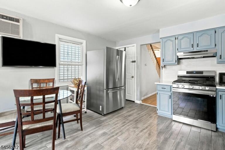 Property listing MLS 4049125 photo 8