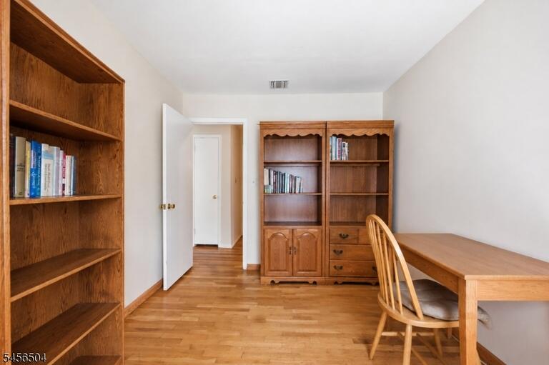 Property listing MLS 4049137 photo 12