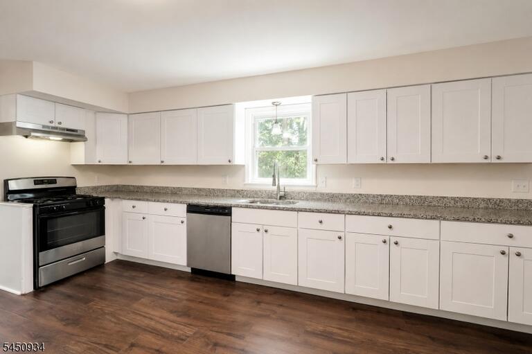 Property listing MLS 4049140 photo 4