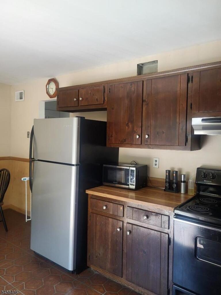 Property listing MLS 4049149 photo 5