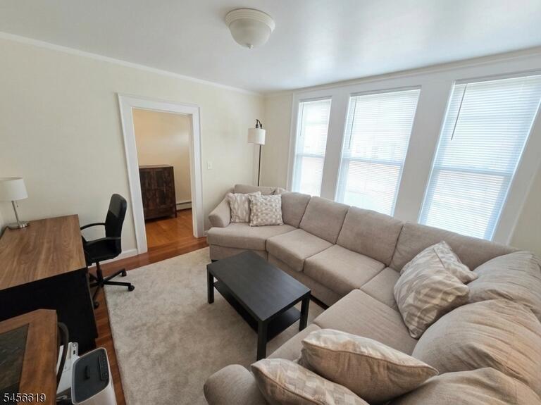 Property listing MLS 4049244 photo 6