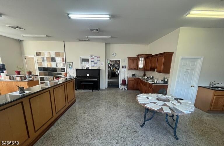Property listing MLS 4049261 photo 10