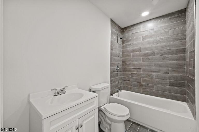 Property listing MLS 4049262 photo 4