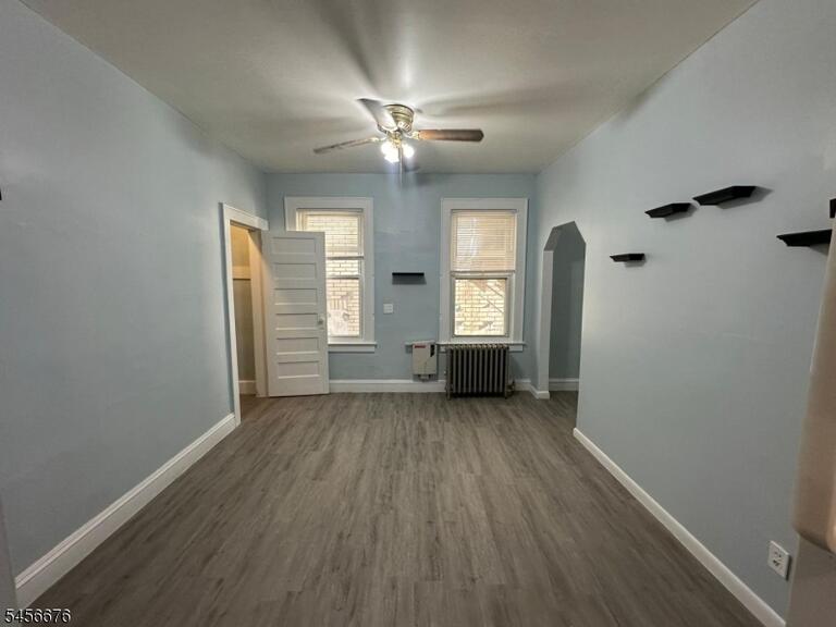 Property listing MLS 4049278 photo 3
