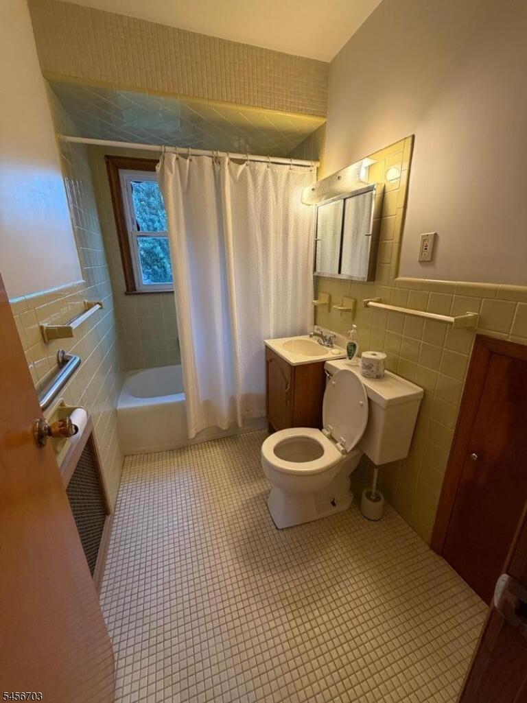 Property listing MLS 4049297 photo 4