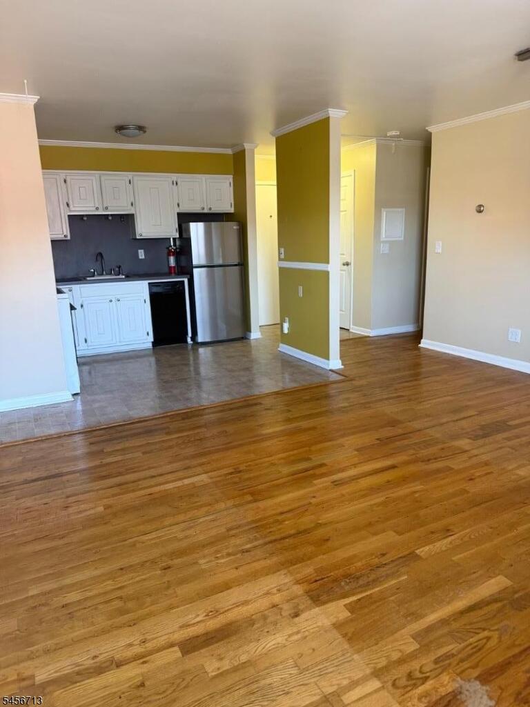 Property listing MLS 4049306 photo 1