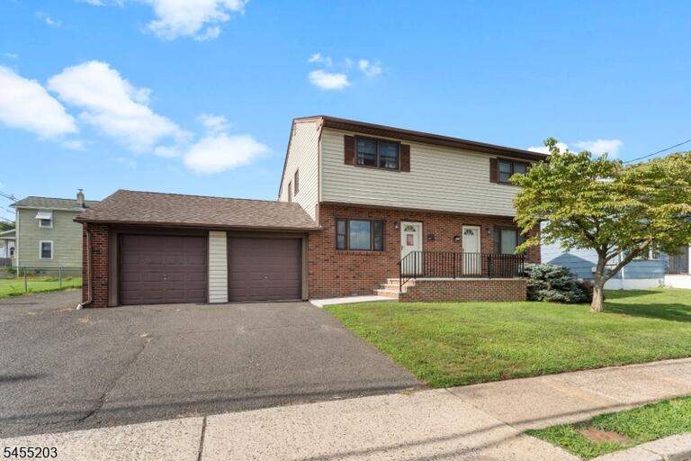 Property listing MLS 4049308 photo 1