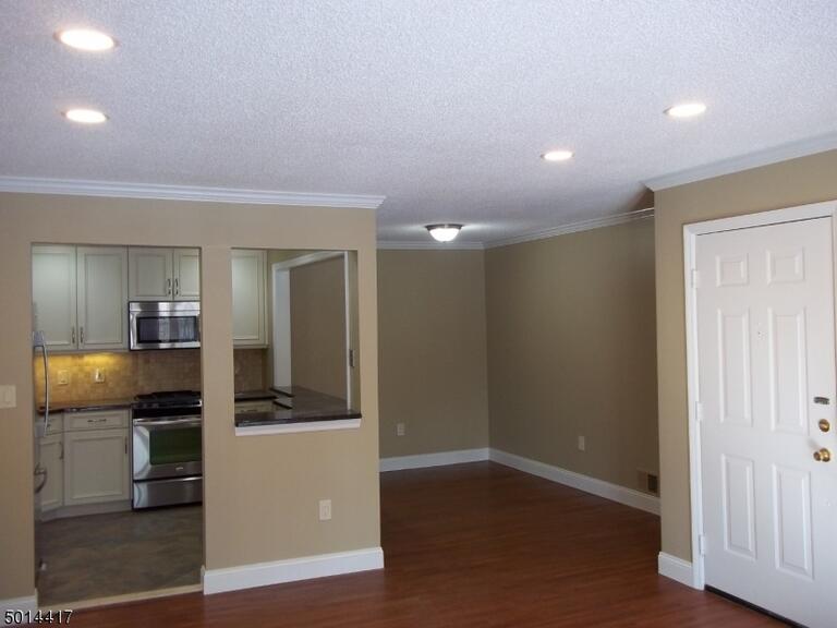 Property listing MLS 4049313 photo 4