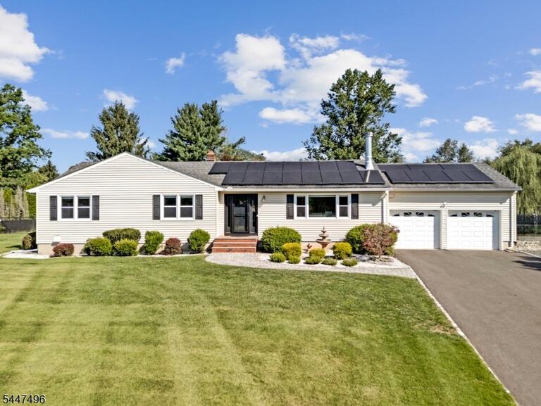Property listing MLS 4049327 photo 1
