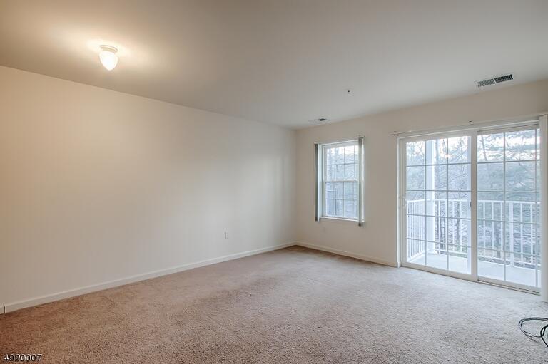 Property listing MLS 4049331 photo 3