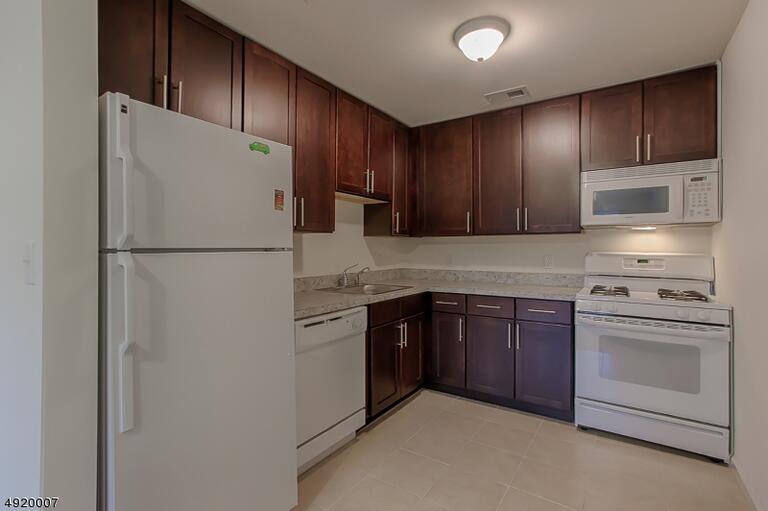 Property listing MLS 4049331 photo 6