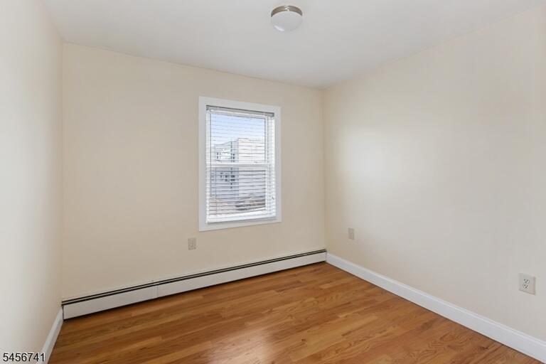 Property listing MLS 4049333 photo 25