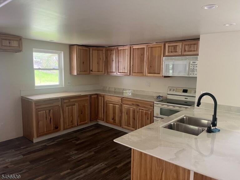 Property listing MLS 4049356 photo 1