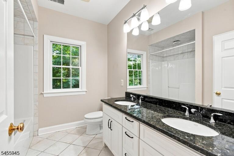 Property listing MLS 4049360 photo 23
