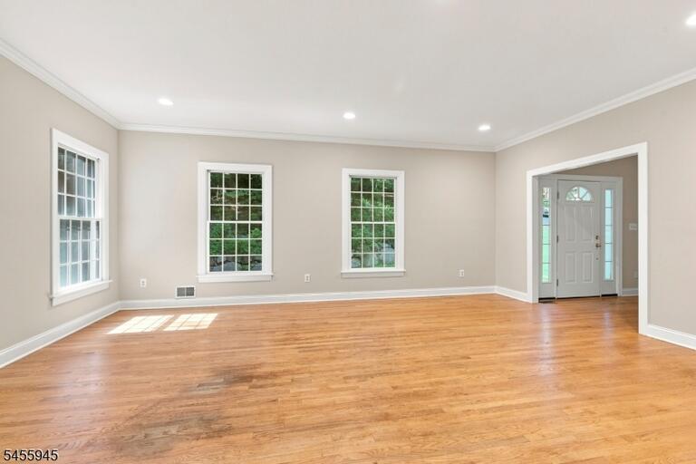 Property listing MLS 4049360 photo 5