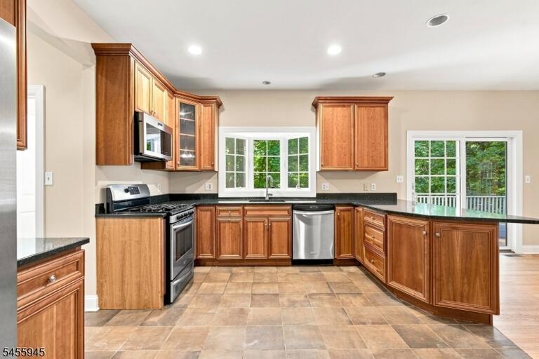 Property listing MLS 4049360 photo 7