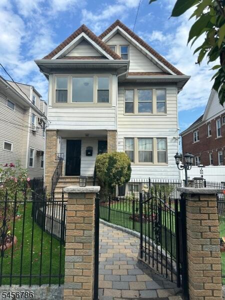 Property listing MLS 4049374 photo 1
