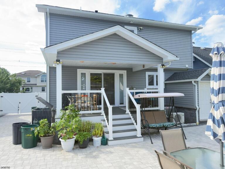 Property listing MLS 4049383 photo 27