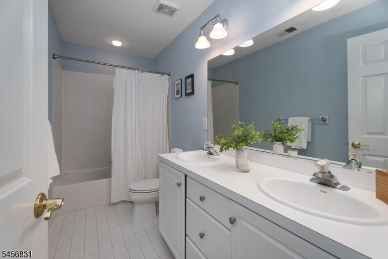 Property listing MLS 4049414 photo 31