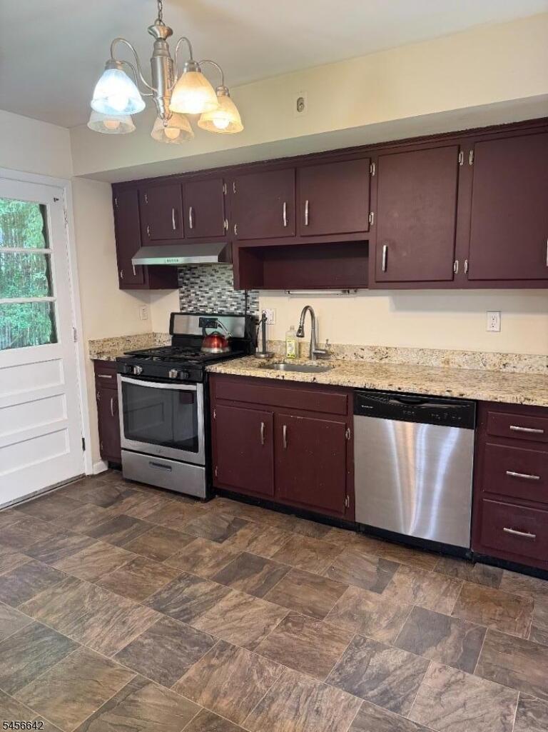 Property listing MLS 4049428 photo 3