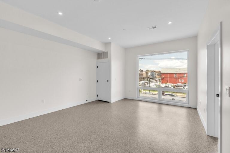 Property listing MLS 4049438 photo 1