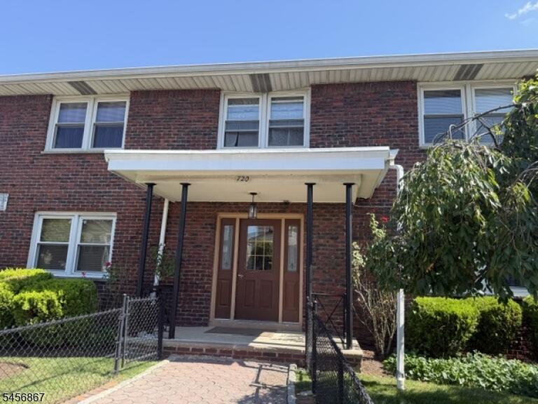 Property listing MLS 4049440 photo 1