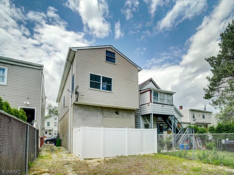 Property listing MLS 4049442 photo 10