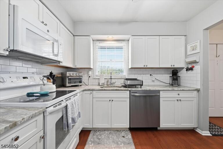 Property listing MLS 4049443 photo 9