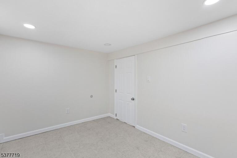 Property listing MLS 4049454 photo 16