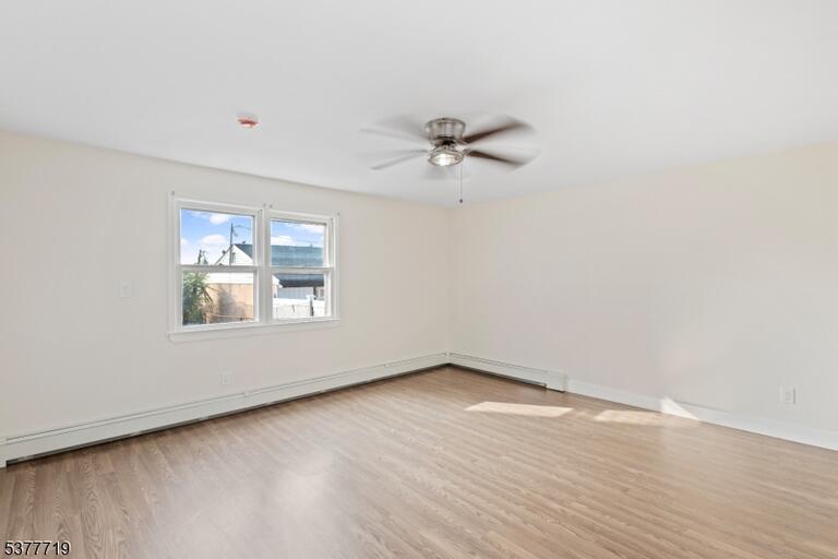 Property listing MLS 4049454 photo 2