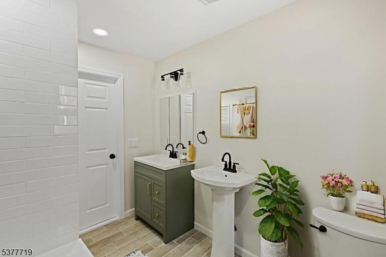 Property listing MLS 4049454 photo 6