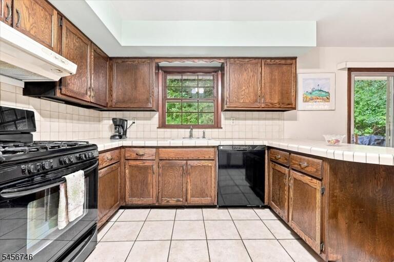 Property listing MLS 4049468 photo 11