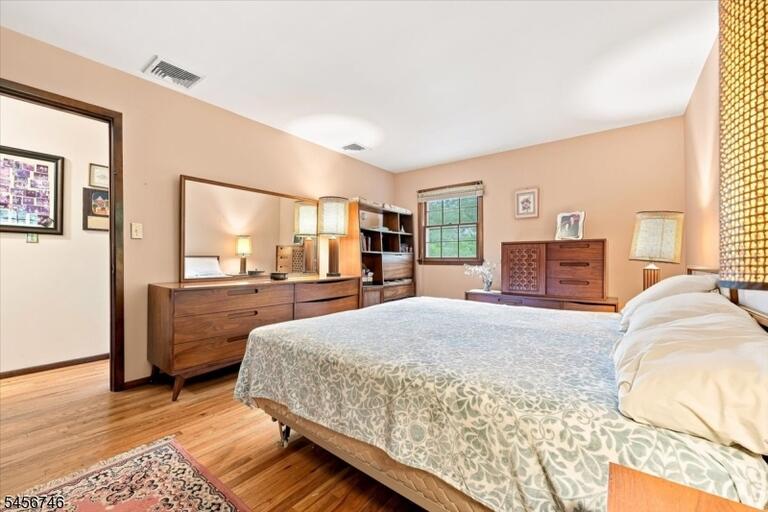 Property listing MLS 4049468 photo 15