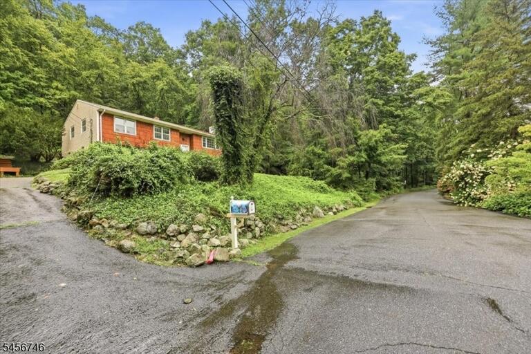 Property listing MLS 4049468 photo 32