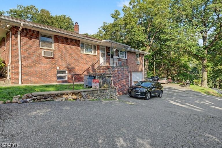 Property listing MLS 4049490 photo 2