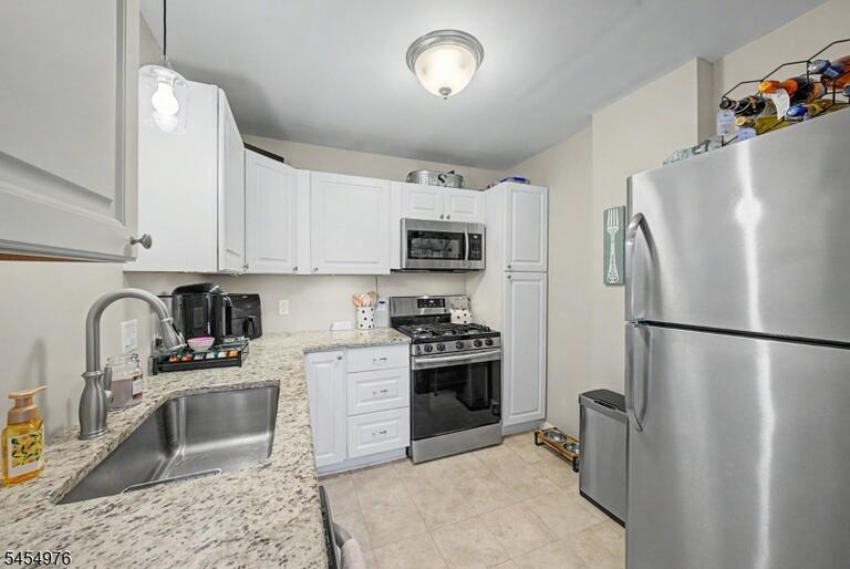 Property listing MLS 4049490 photo 4