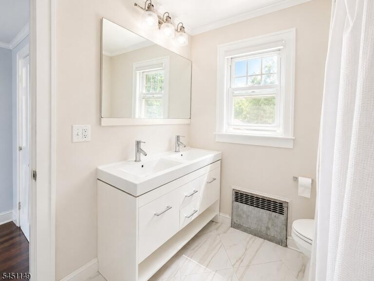 Property listing MLS 4049493 photo 15