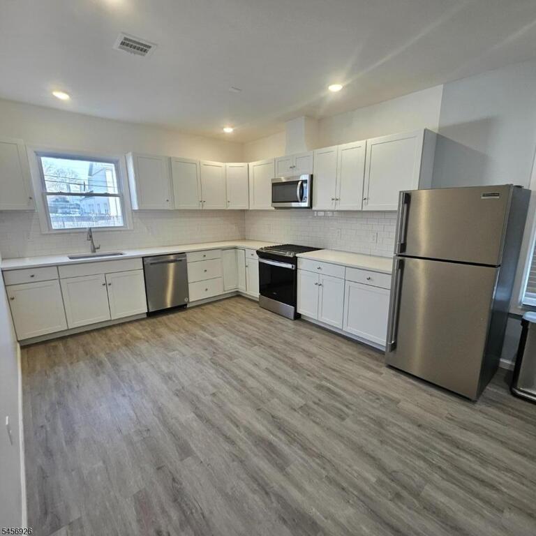 Property listing MLS 4049494 photo 4
