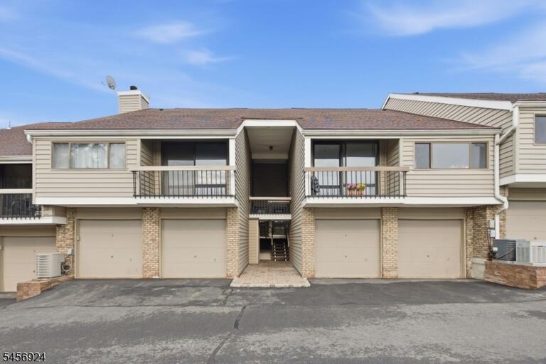 Property listing MLS 4049495 photo 1
