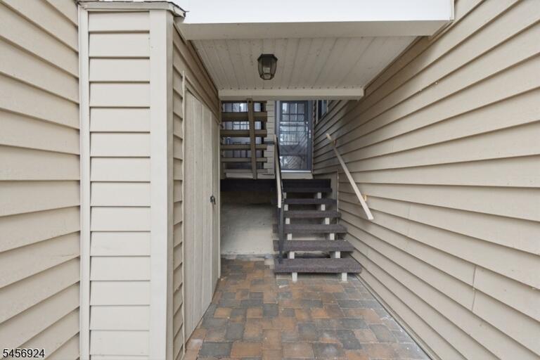 Property listing MLS 4049495 photo 4