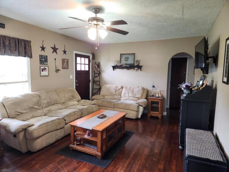 Property listing MLS 4049496 photo 9