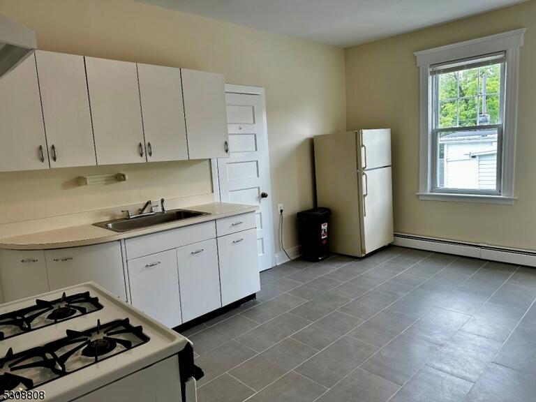 Property listing MLS 4049504 photo 4