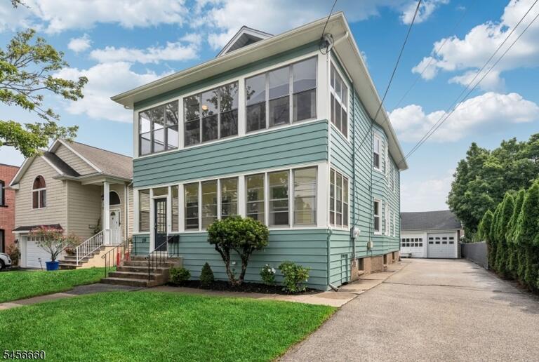 Property listing MLS 4049508 photo 1