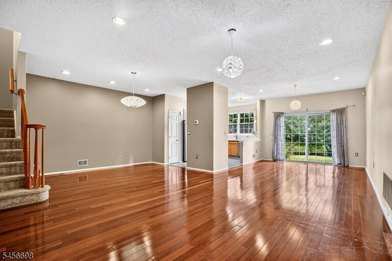 Property listing MLS 4049521 photo 1