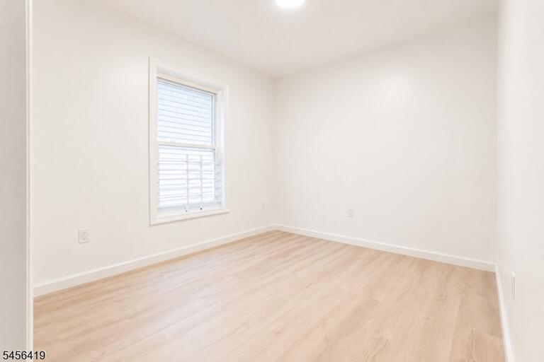 Property listing MLS 4049523 photo 12