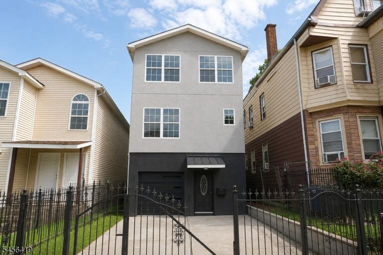 Property listing MLS 4049523 photo 2