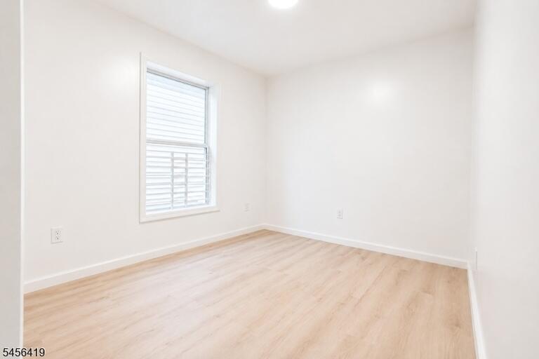 Property listing MLS 4049523 photo 29