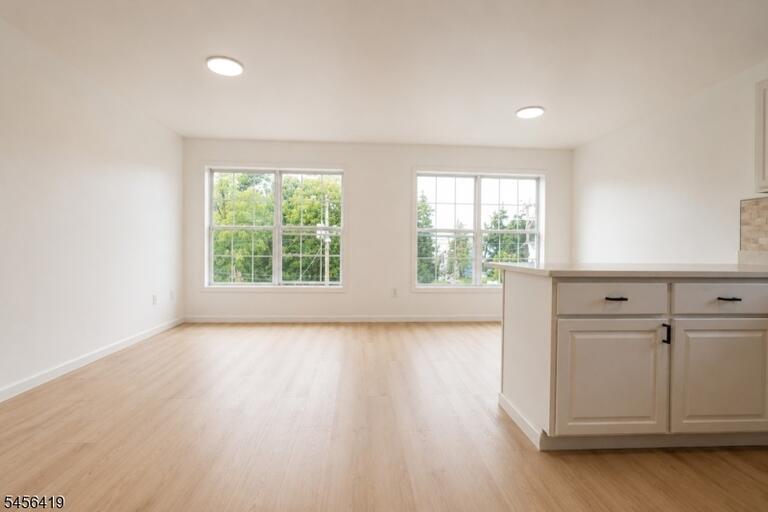 Property listing MLS 4049523 photo 4