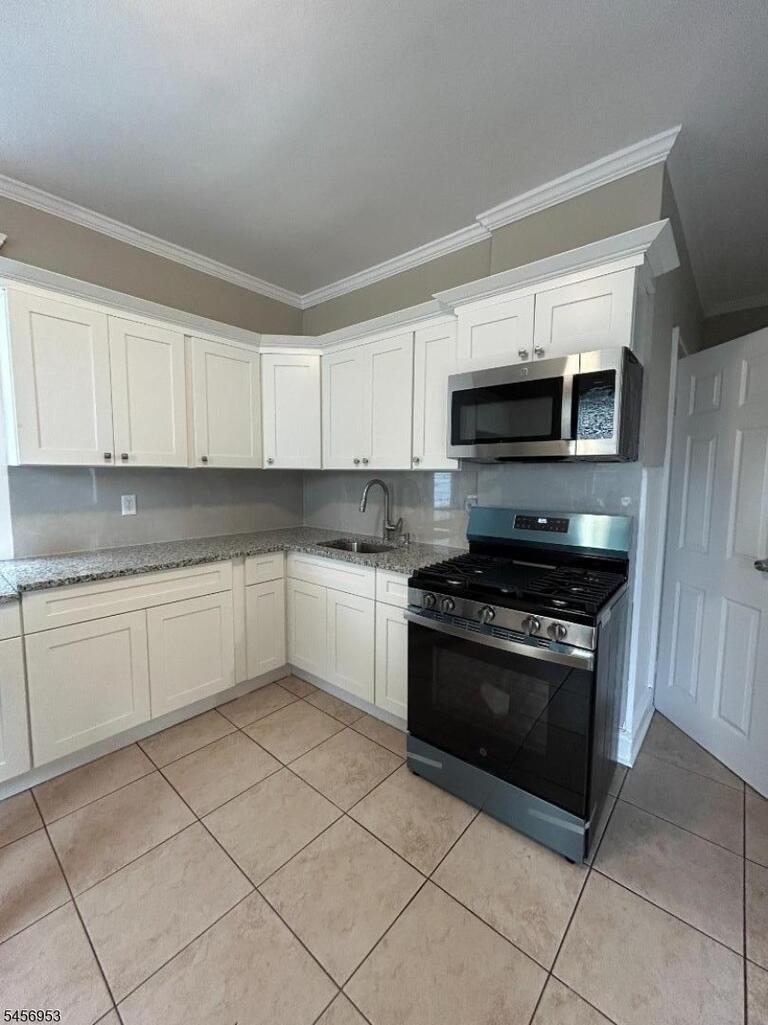 Property listing MLS 4049538 photo 1