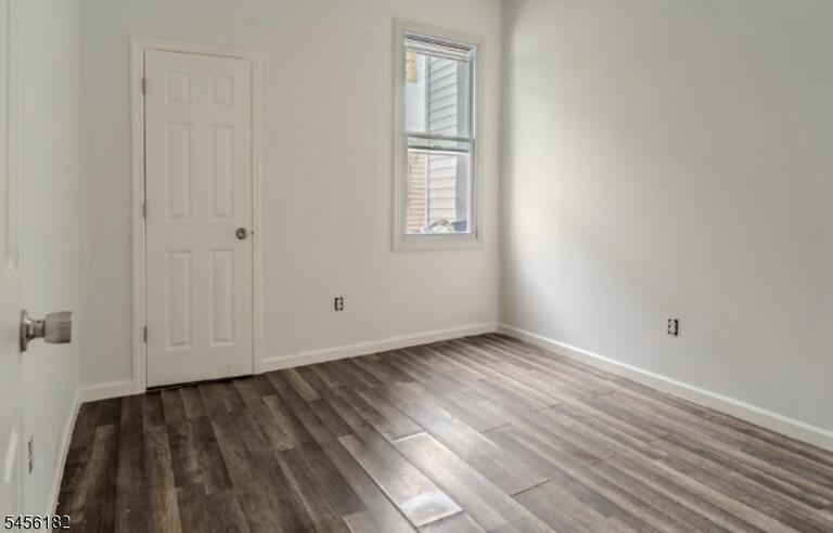 Property listing MLS 4049543 photo 4